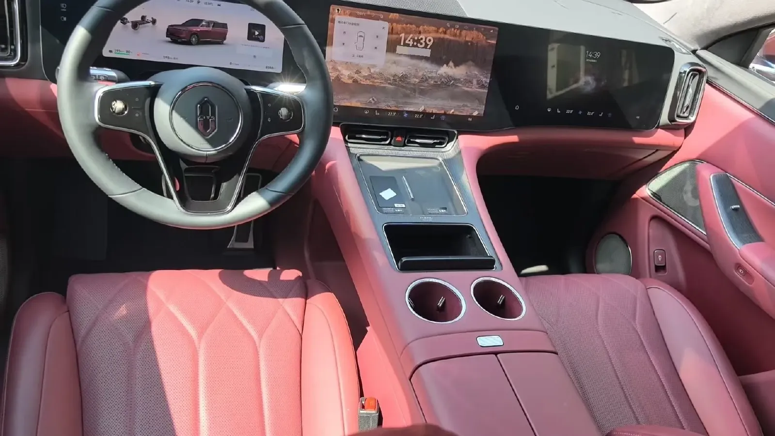 2025 AITO AITO M8 REEV 160HP REEV 53.4KWH,autocango,china used car exporter,china ev exporter,chinese used car exporter,chinese used ev exporter