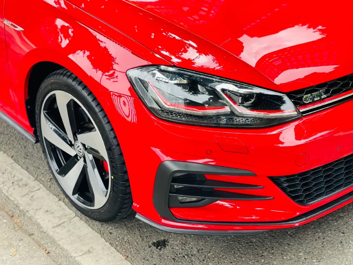 2018 Volkswagen GolfGTI 2.0T 220HP L4 7DCT,autocango,china used car exporter,china ev exporter,chinese used car exporter,chinese used ev exporter