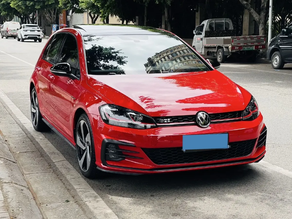 2018 Volkswagen GolfGTI 2.0T 220HP L4 7DCT,autocango,china used car exporter,china ev exporter,chinese used car exporter,chinese used ev exporter