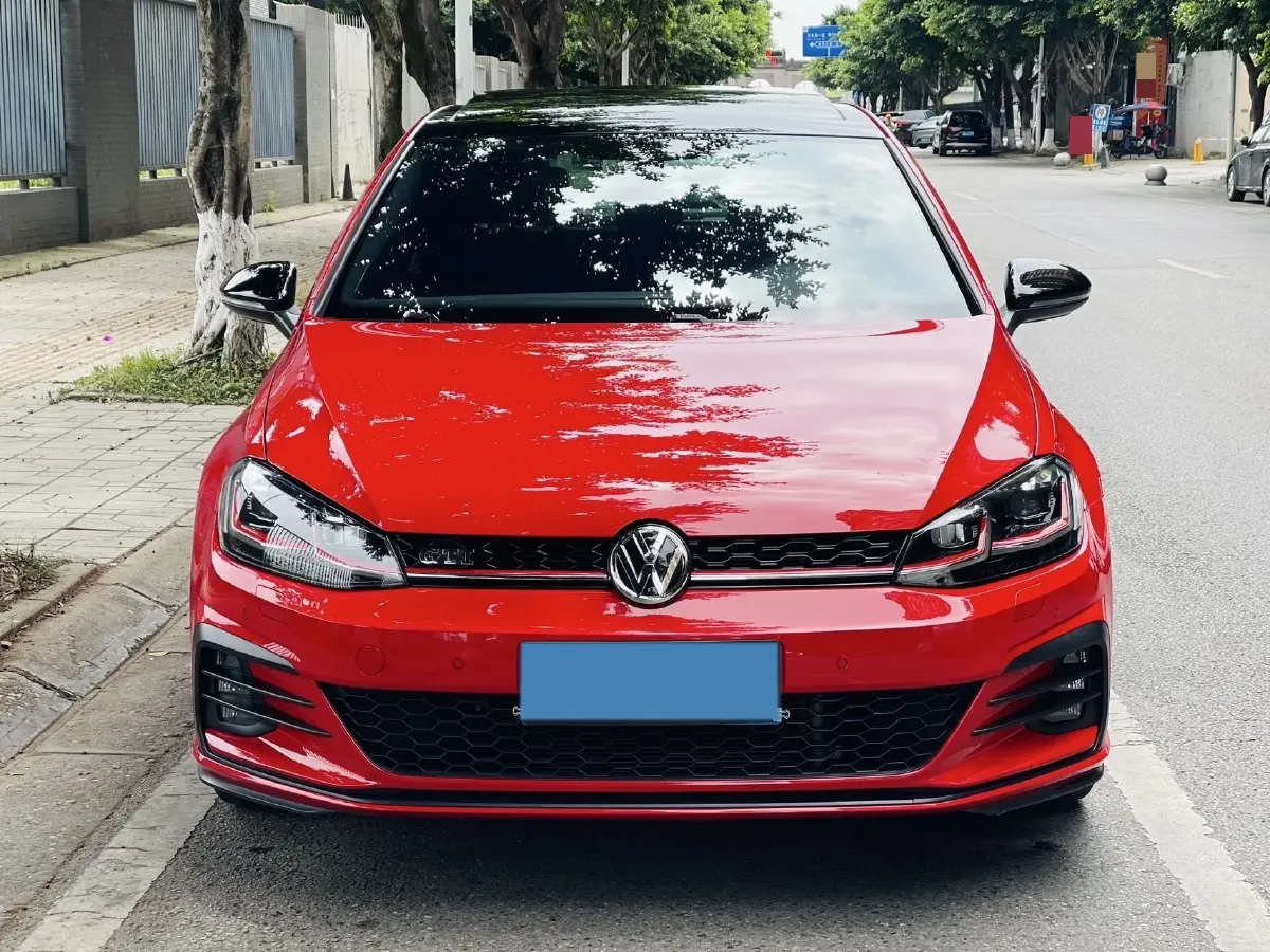 2018 Volkswagen GolfGTI 2.0T 220HP L4 7DCT,autocango,china used car exporter,china ev exporter,chinese used car exporter,chinese used ev exporter