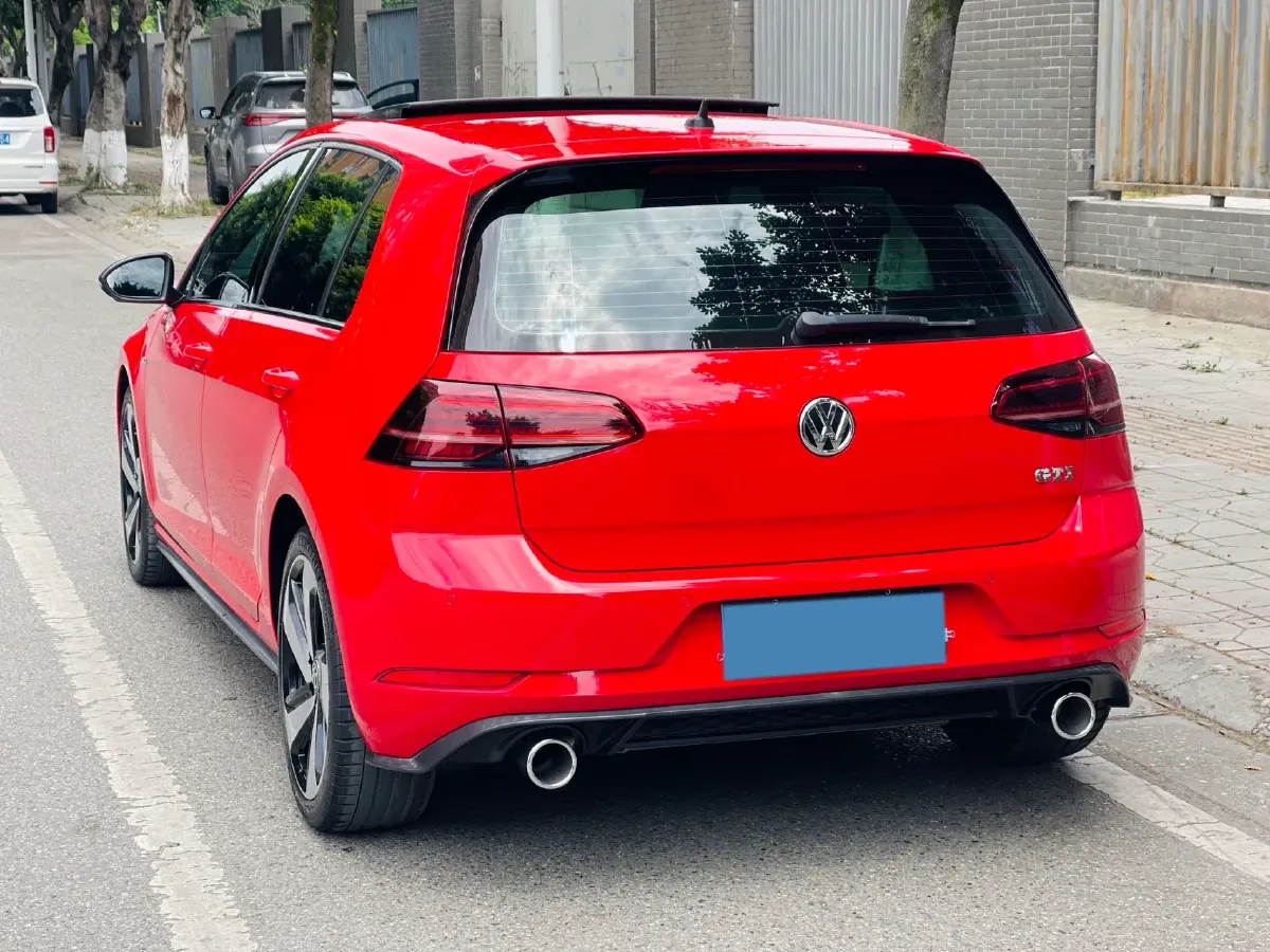 2018 Volkswagen GolfGTI 2.0T 220HP L4 7DCT,autocango,china used car exporter,china ev exporter,chinese used car exporter,chinese used ev exporter