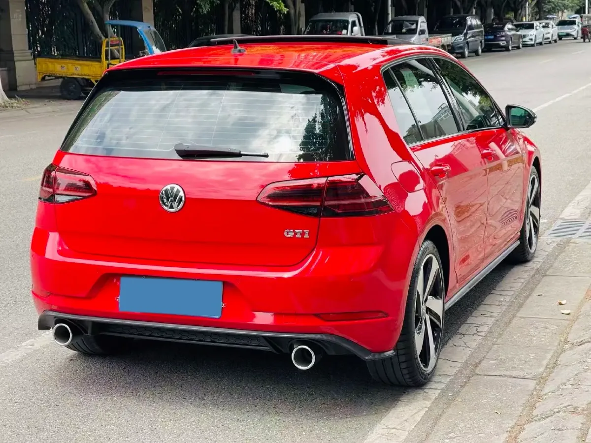 2018 Volkswagen GolfGTI 2.0T 220HP L4 7DCT,autocango,china used car exporter,china ev exporter,chinese used car exporter,chinese used ev exporter