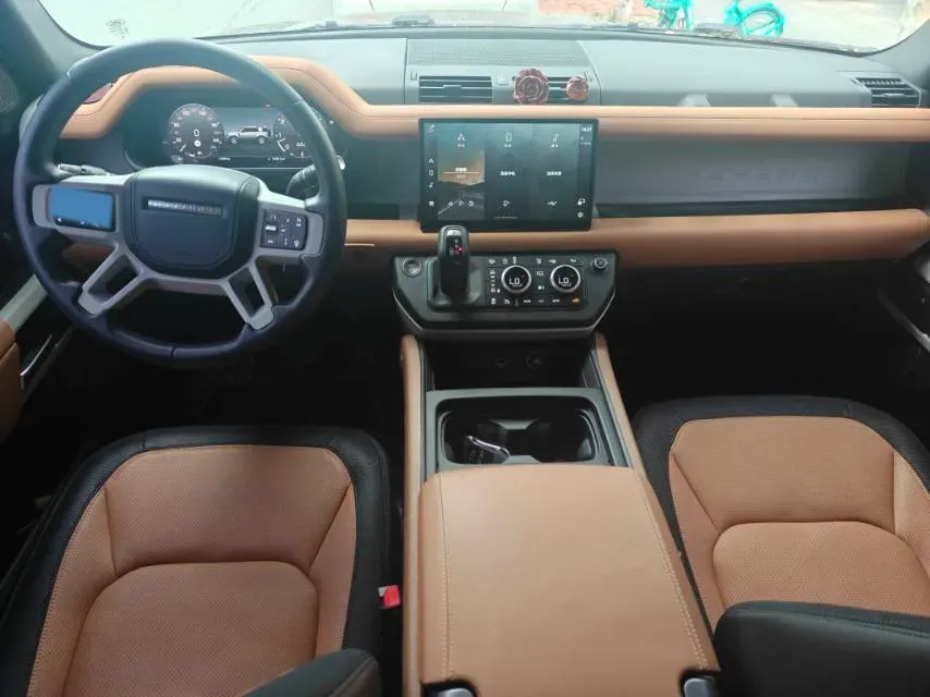2024 Land Rover Defender 3.0T 400HP L6 8AT,autocango,china used car exporter,china ev exporter,chinese used car exporter,chinese used ev exporter