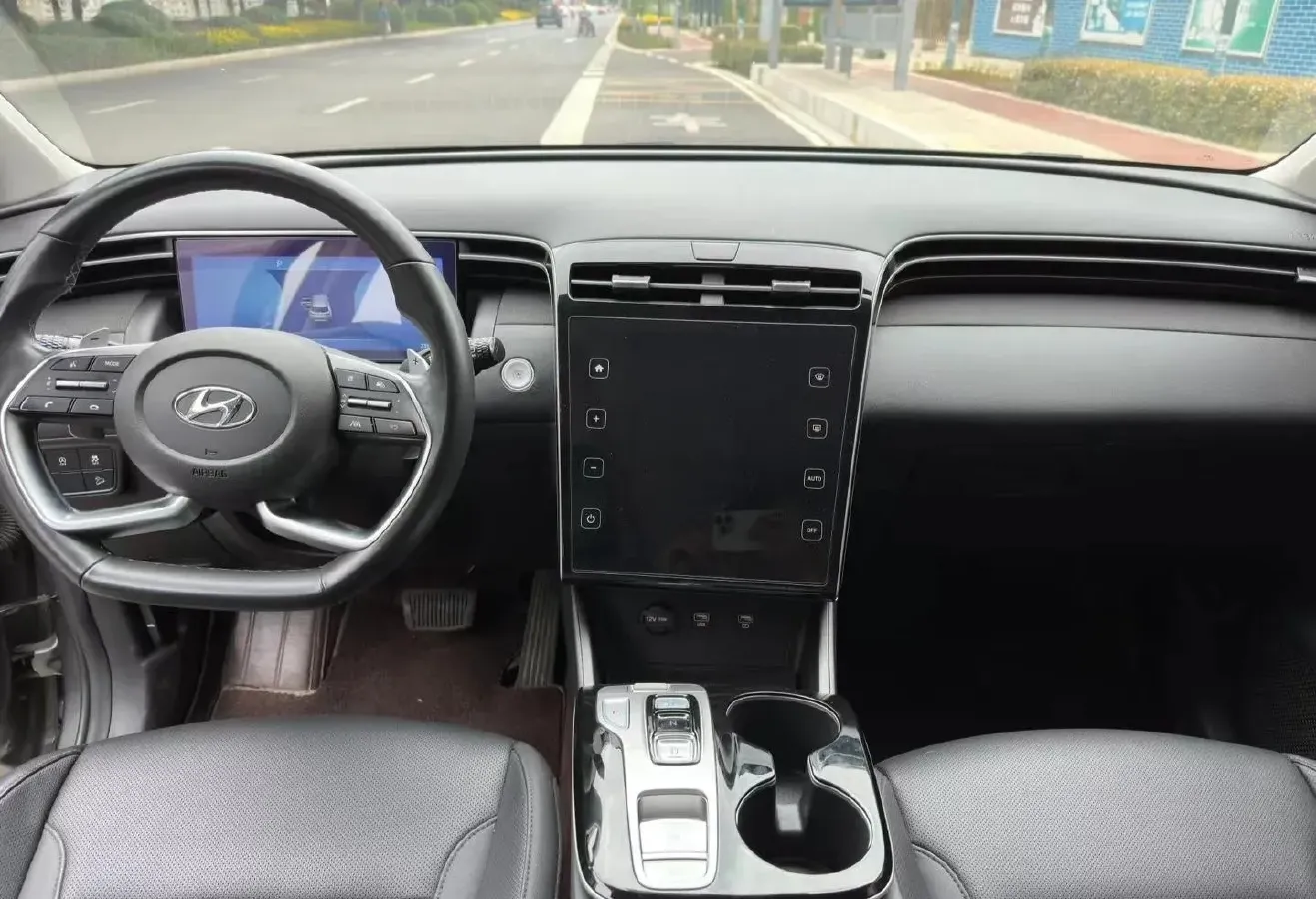 2023 Hyundai Tucson 1.5T 200HP L4 8AT,autocango,china used car exporter,china ev exporter,chinese used car exporter,chinese used ev exporter