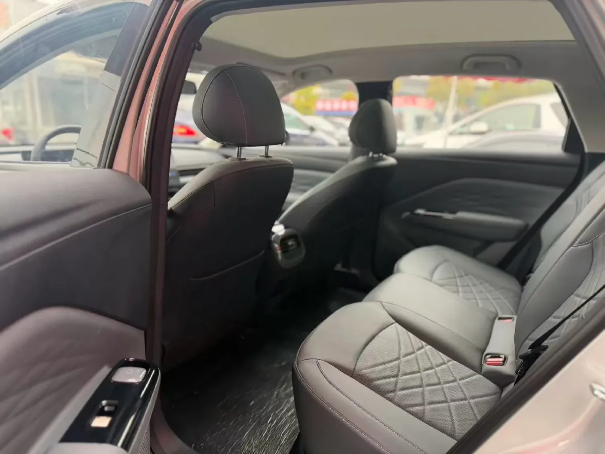 2025 WuLing HongGuang New Energy REEV 99HP REEV,autocango,china used car exporter,china ev exporter,chinese used car exporter,chinese used ev exporter