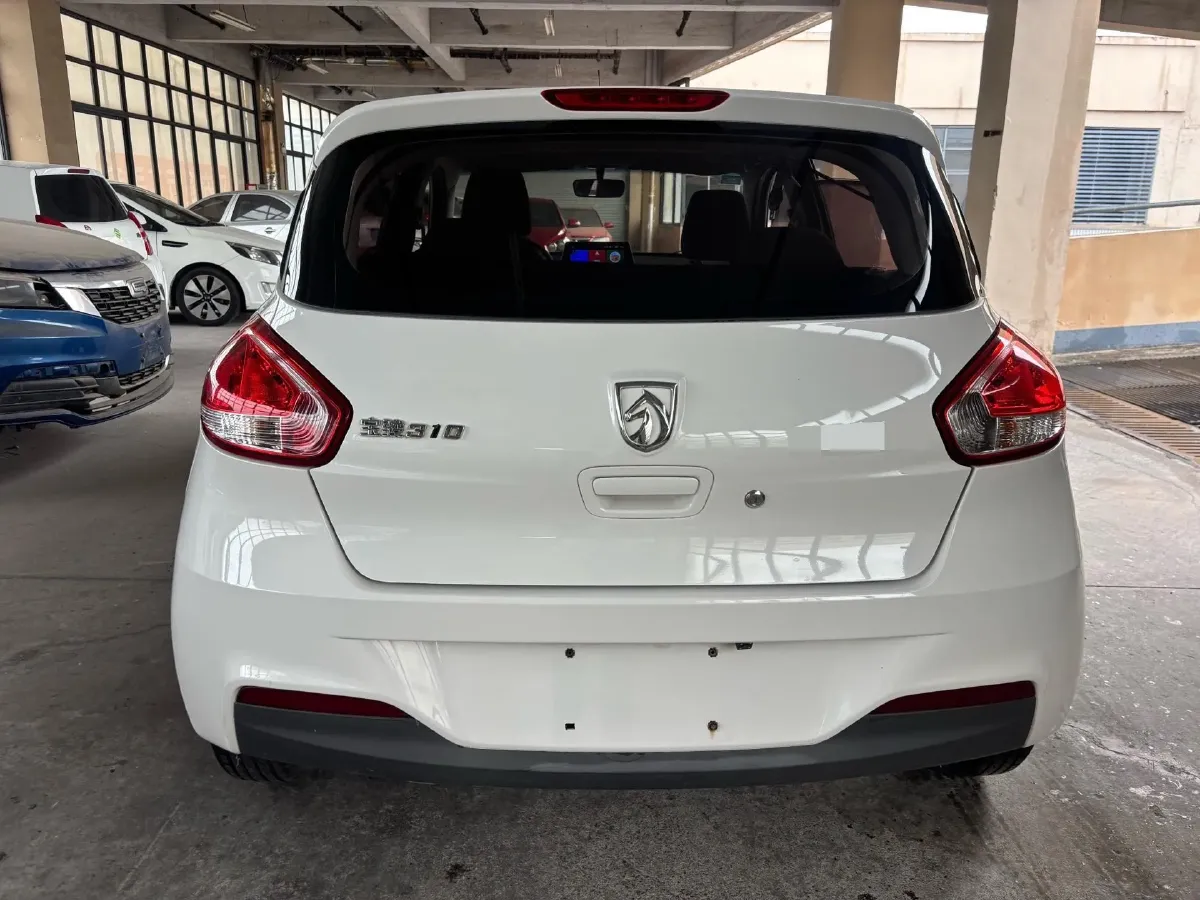 2016 BaoJun 310 1.2L 82HP L4 5MT,autocango,china used car exporter,china ev exporter,chinese used car exporter,chinese used ev exporter