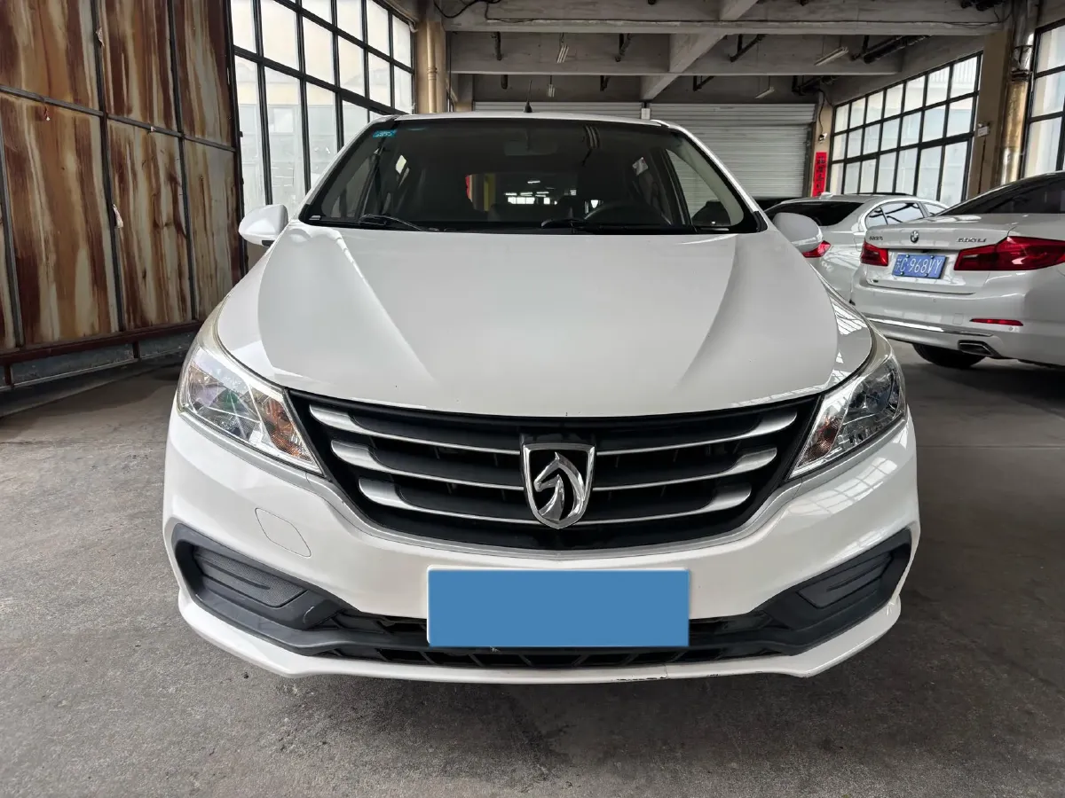 2016 BaoJun 310 1.2L 82HP L4 5MT,autocango,china used car exporter,china ev exporter,chinese used car exporter,chinese used ev exporter
