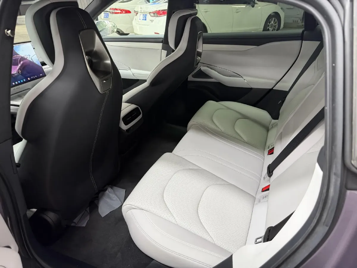 2024 MI SU7 BEV 101KWH,autocango,china used car exporter,china ev exporter,chinese used car exporter,chinese used ev exporter