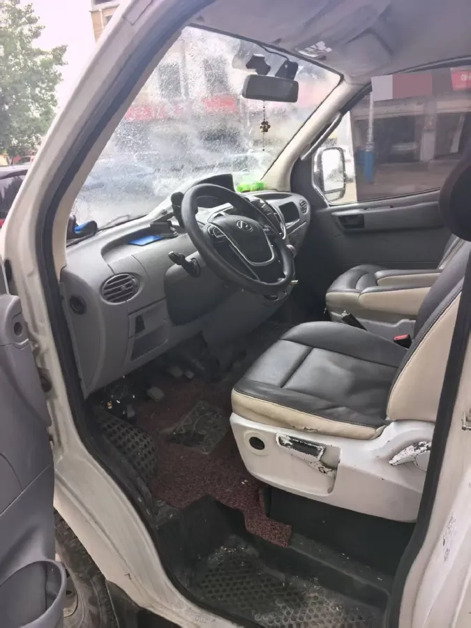 2018 MAXUS XinTu V80 2.5T 136HP L4 6MT,autocango,china used car exporter,china ev exporter,chinese used car exporter,chinese used ev exporter