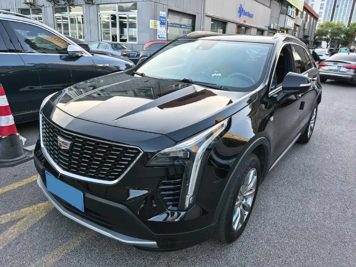 2022 Cadillac XT4 2.0T 237HP L4 9AT,autocango,china used car exporter,china ev exporter,chinese used car exporter,chinese used ev exporter