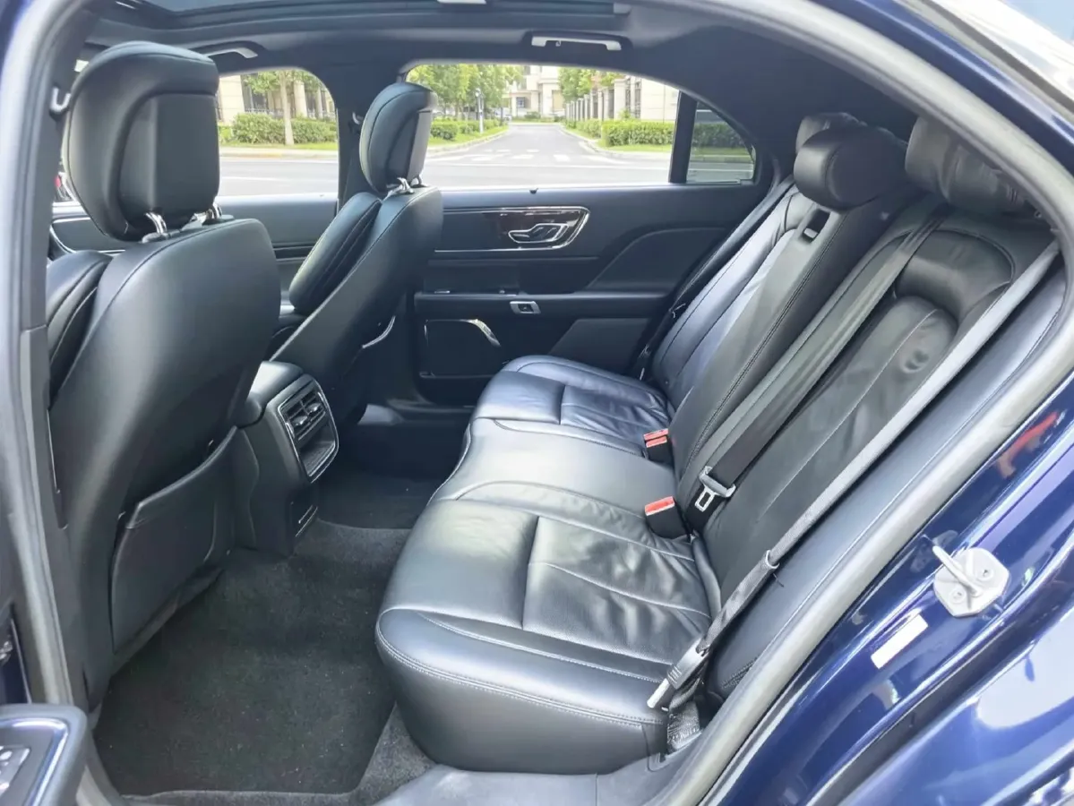 2017 Lincoln Continental 2.0T 261HP L4 6AT,autocango,china used car exporter,china ev exporter,chinese used car exporter,chinese used ev exporter