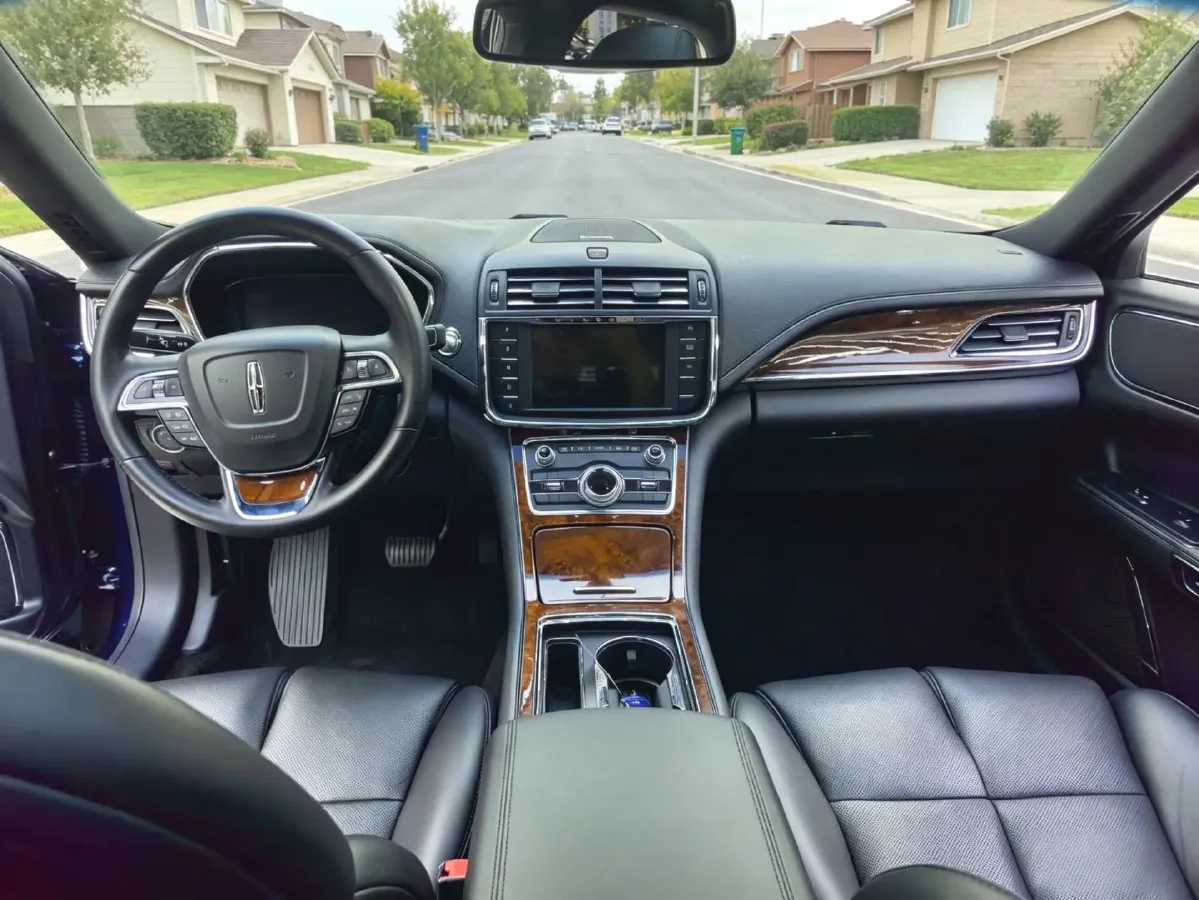 2017 Lincoln Continental 2.0T 261HP L4 6AT,autocango,china used car exporter,china ev exporter,chinese used car exporter,chinese used ev exporter