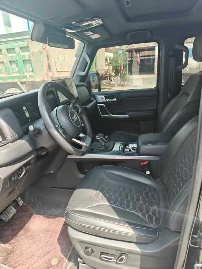 2025 212 212 T01 2.0T 252HP L4 8AT,autocango,china used car exporter,china ev exporter,chinese used car exporter,chinese used ev exporter