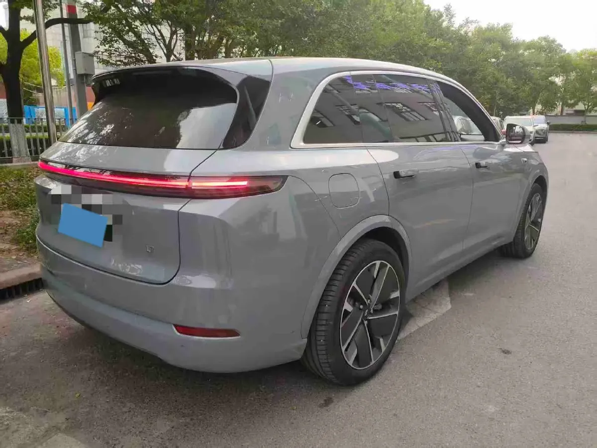 2025 Li L7 Range Extended 154HP REEV,autocango,china used car exporter,china ev exporter,chinese used car exporter,chinese used ev exporter