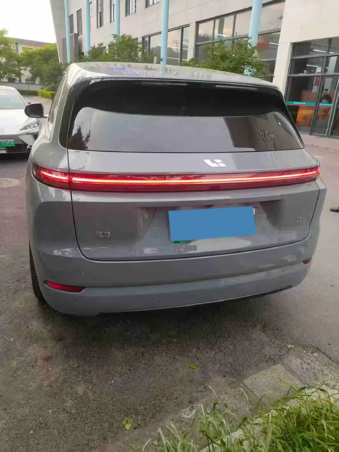 2025 Li L7 Range Extended 154HP REEV,autocango,china used car exporter,china ev exporter,chinese used car exporter,chinese used ev exporter