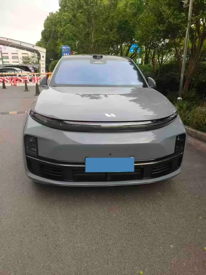 2025 Li L7 Range Extended 154HP REEV,autocango,china used car exporter,china ev exporter,chinese used car exporter,chinese used ev exporter