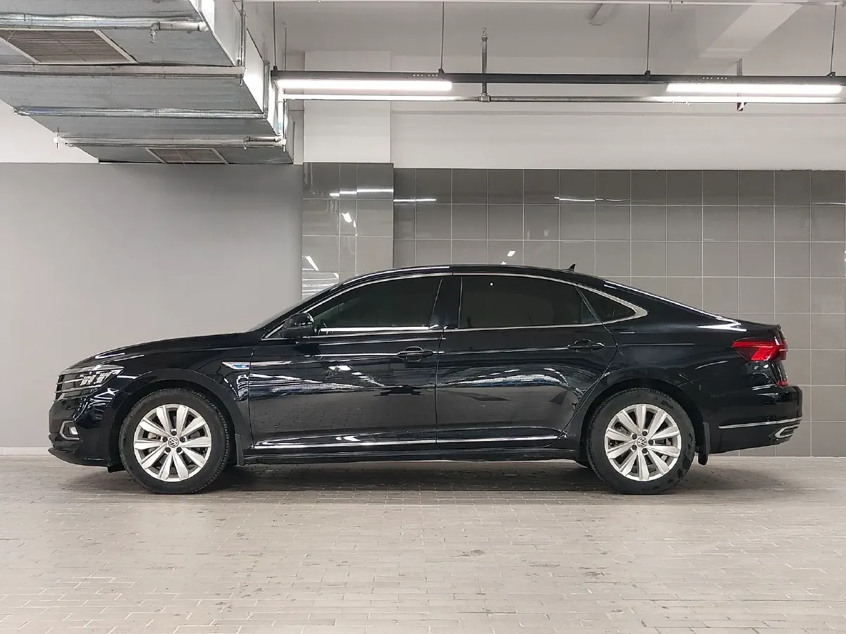 2020 Volkswagen Passat 2.0T 186HP L4 7DCT,autocango,china used car exporter,china ev exporter,chinese used car exporter,chinese used ev exporter