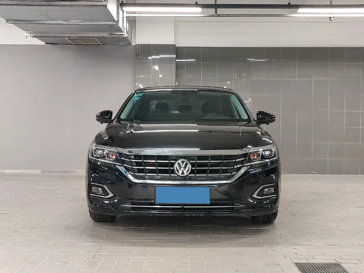 2020 Volkswagen Passat 2.0T 186HP L4 7DCT,autocango,china used car exporter,china ev exporter,chinese used car exporter,chinese used ev exporter