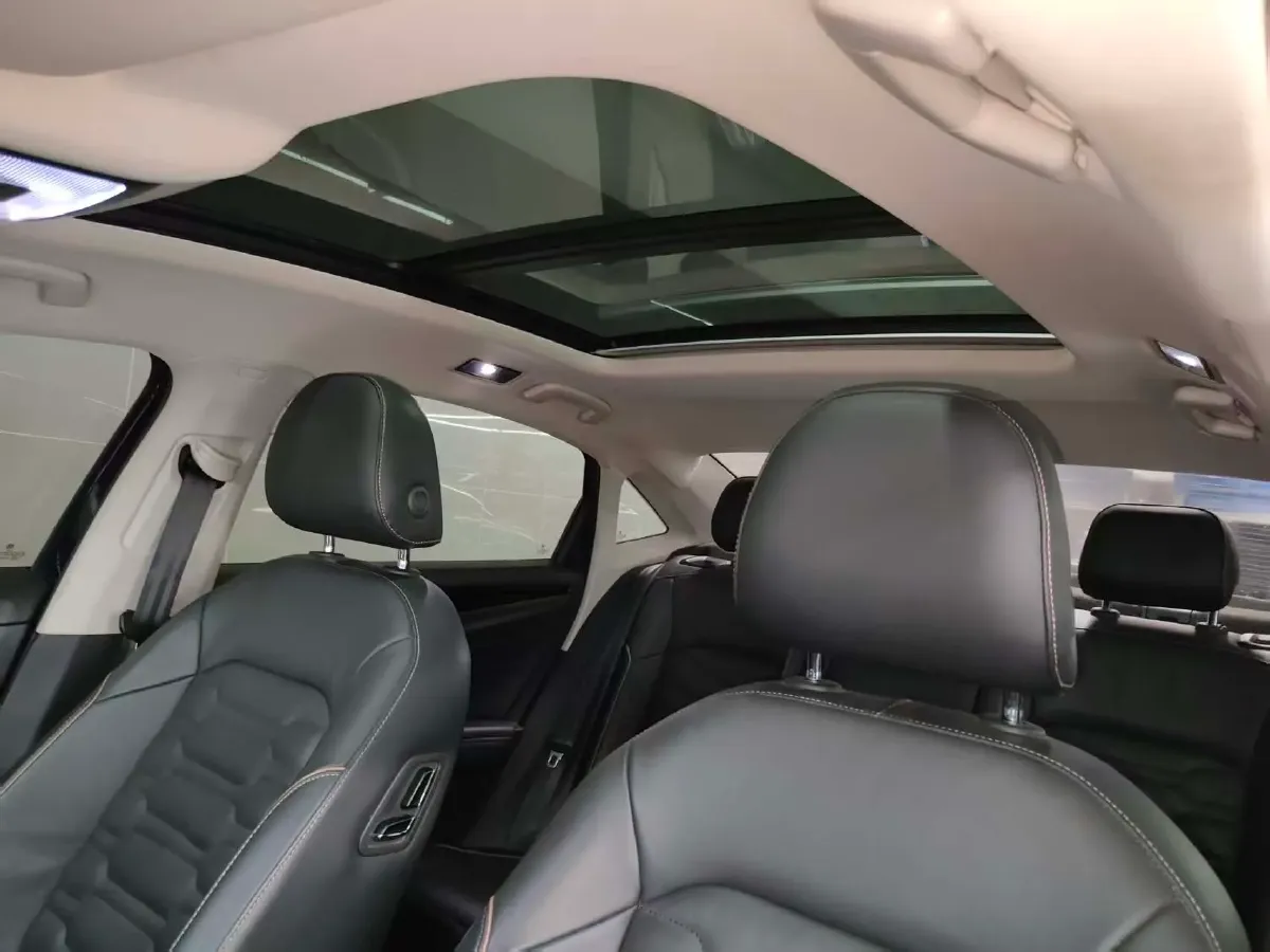 2020 Volkswagen Passat 2.0T 186HP L4 7DCT,autocango,china used car exporter,china ev exporter,chinese used car exporter,chinese used ev exporter