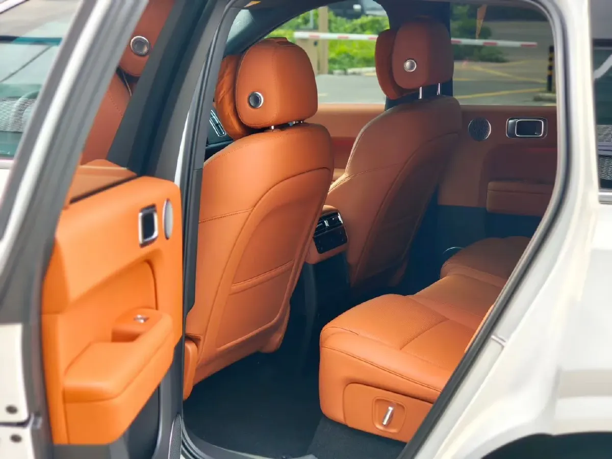 2025 Li L6 Range Extended 154HP L4 REEV,autocango,china used car exporter,china ev exporter,chinese used car exporter,chinese used ev exporter