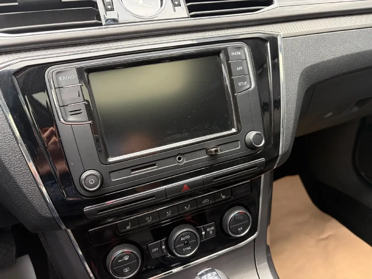 2017 Volkswagen Passat 1.8T 180HP L4 7DCT,autocango,china used car exporter,china ev exporter,chinese used car exporter,chinese used ev exporter