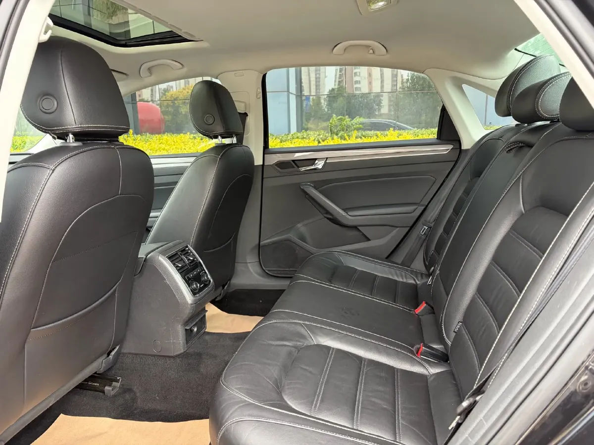 2017 Volkswagen Passat 1.8T 180HP L4 7DCT,autocango,china used car exporter,china ev exporter,chinese used car exporter,chinese used ev exporter