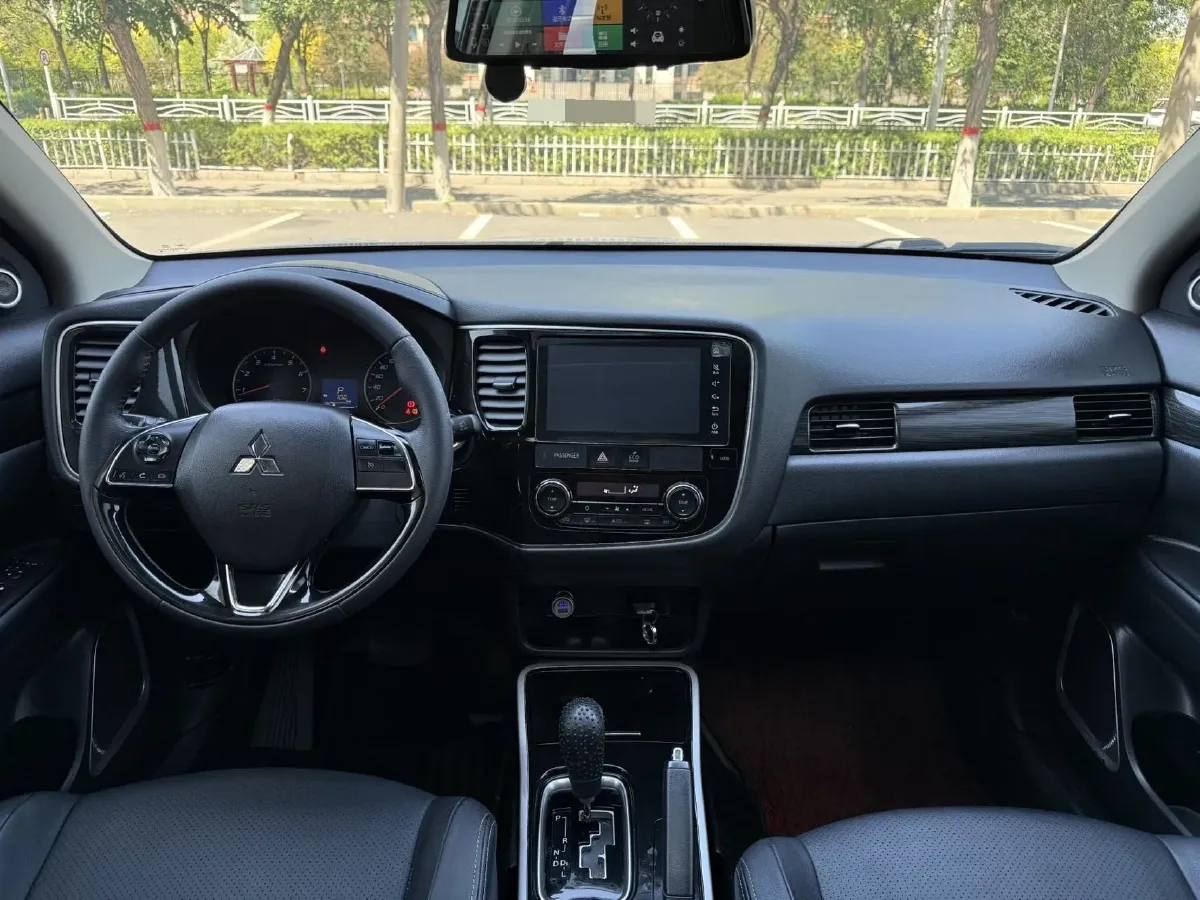 2018 Mitsubishi Outlander 2.0L 166HP L4 CVT,autocango,china used car exporter,china ev exporter,chinese used car exporter,chinese used ev exporter