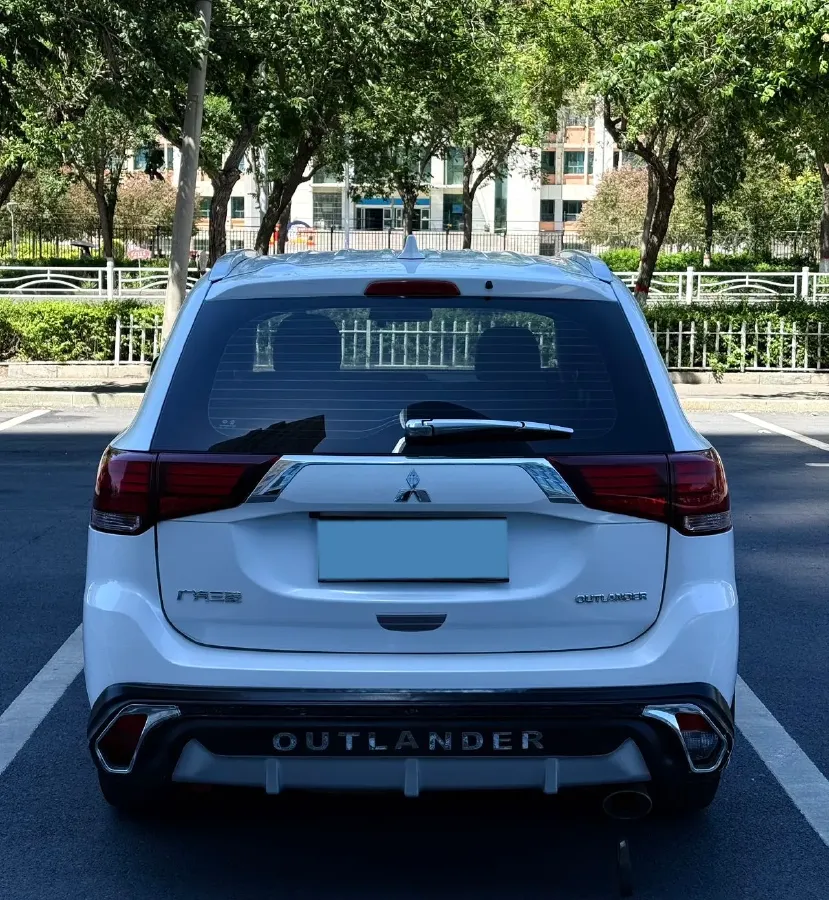 2018 Mitsubishi Outlander 2.0L 166HP L4 CVT,autocango,china used car exporter,china ev exporter,chinese used car exporter,chinese used ev exporter