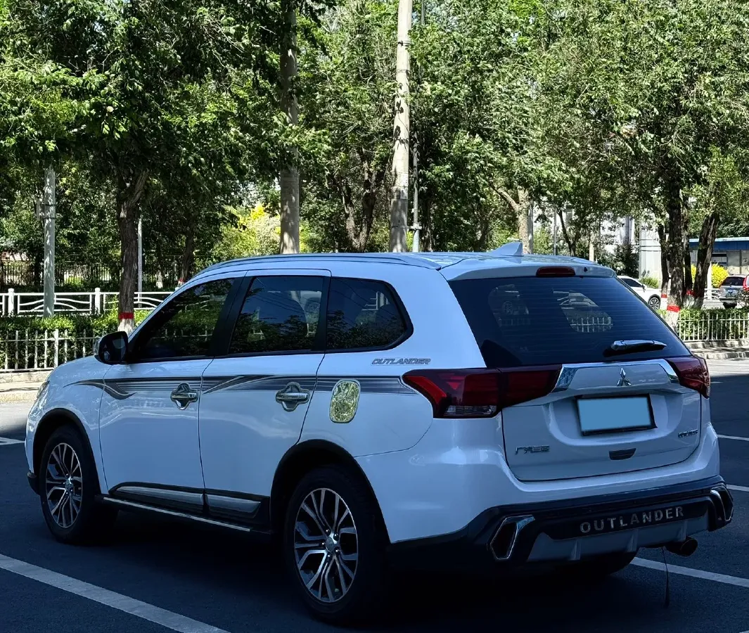 2018 Mitsubishi Outlander 2.0L 166HP L4 CVT,autocango,china used car exporter,china ev exporter,chinese used car exporter,chinese used ev exporter