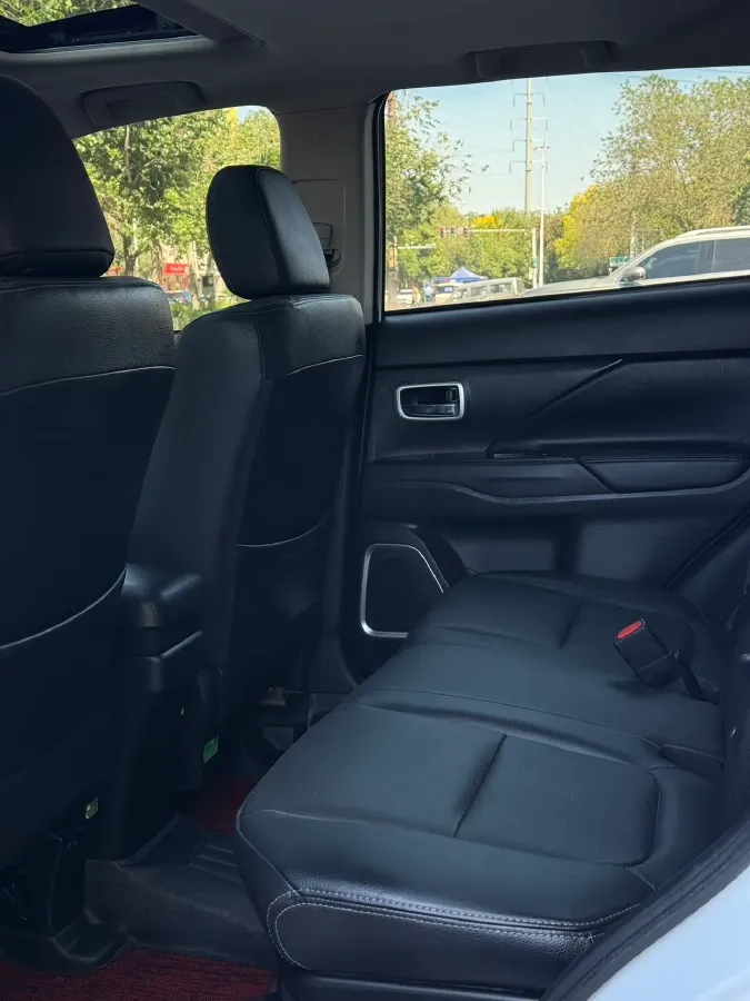 2018 Mitsubishi Outlander 2.0L 166HP L4 CVT,autocango,china used car exporter,china ev exporter,chinese used car exporter,chinese used ev exporter