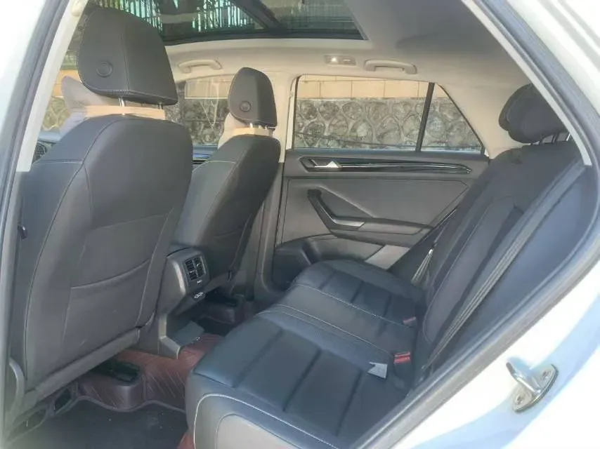 2021 Volkswagen T-Roc 1.4T 150HP L4 7DCT,autocango,china used car exporter,china ev exporter,chinese used car exporter,chinese used ev exporter