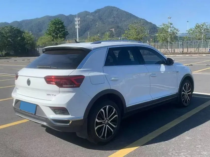 2021 Volkswagen T-Roc 1.4T 150HP L4 7DCT,autocango,china used car exporter,china ev exporter,chinese used car exporter,chinese used ev exporter