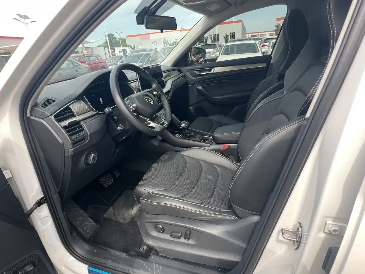 2023 Skoda Kodiak 2.0T 186HP L4 7DCT,autocango,china used car exporter,china ev exporter,chinese used car exporter,chinese used ev exporter