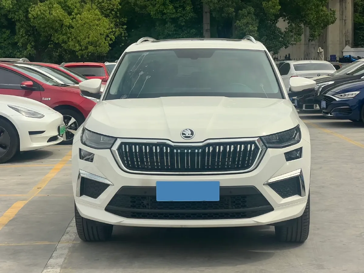 2023 Skoda Kodiak 2.0T 186HP L4 7DCT,autocango,china used car exporter,china ev exporter,chinese used car exporter,chinese used ev exporter