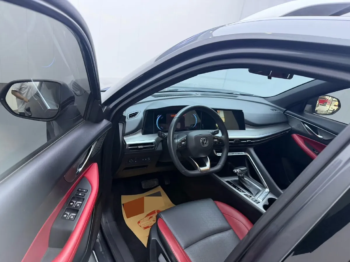 2021 ChangAn CS35 Plus 1.4T 160HP L4 7DCT,autocango,china used car exporter,china ev exporter,chinese used car exporter,chinese used ev exporter