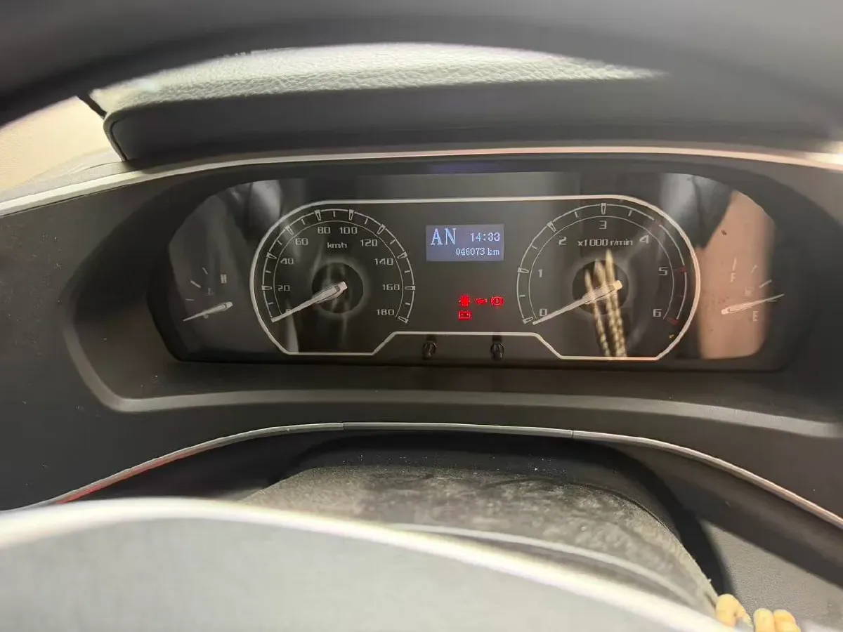 2021 MAXUS XinTu V80 2.0T 139HP L4 6MT,autocango,china used car exporter,china ev exporter,chinese used car exporter,chinese used ev exporter