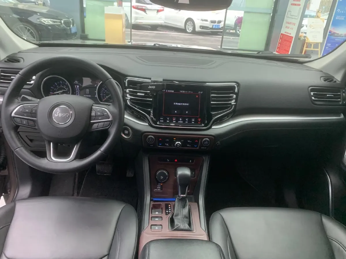 2018 Jeep Grand Commander 2.0T 265HP L4 9AT,autocango,china used car exporter,china ev exporter,chinese used car exporter,chinese used ev exporter