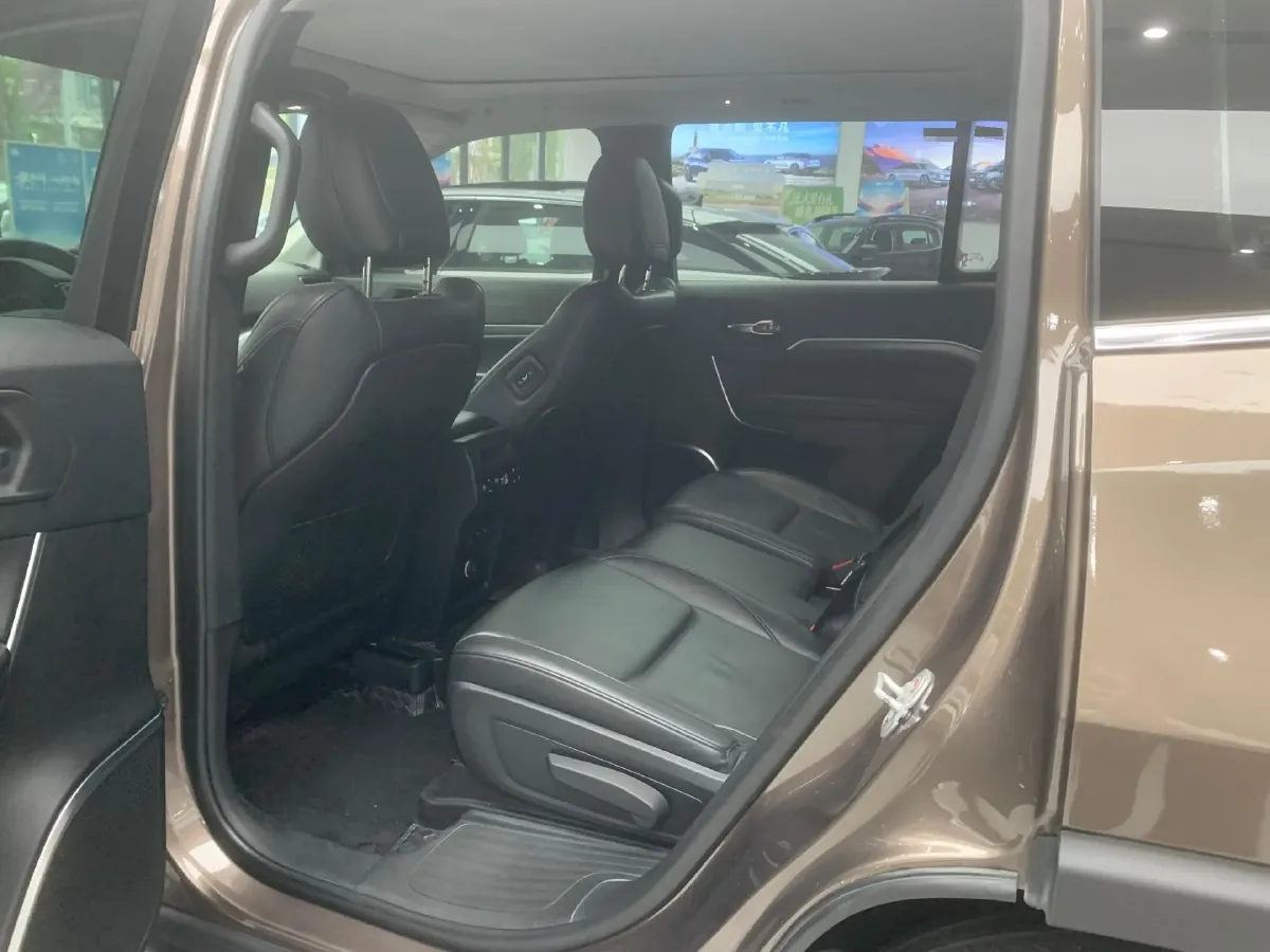 2018 Jeep Grand Commander 2.0T 265HP L4 9AT,autocango,china used car exporter,china ev exporter,chinese used car exporter,chinese used ev exporter