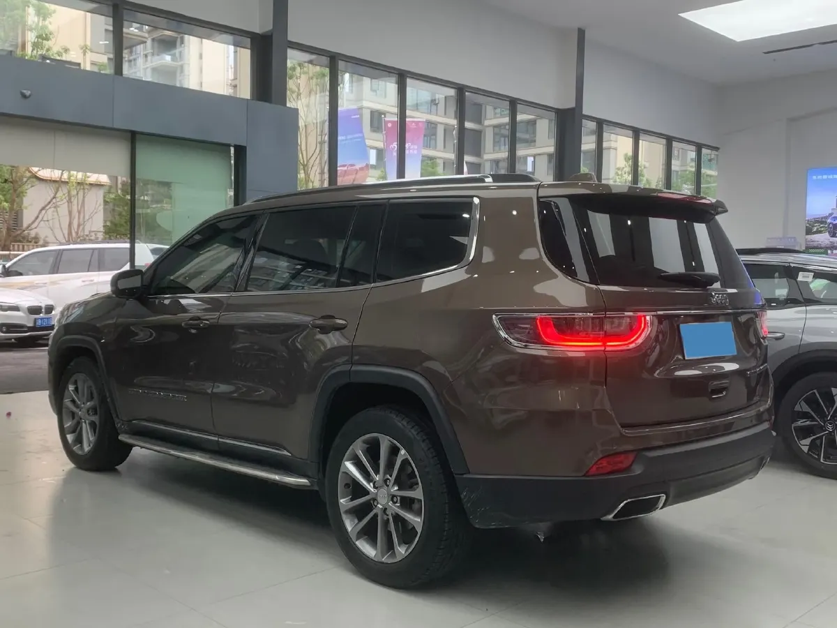 2018 Jeep Grand Commander 2.0T 265HP L4 9AT,autocango,china used car exporter,china ev exporter,chinese used car exporter,chinese used ev exporter