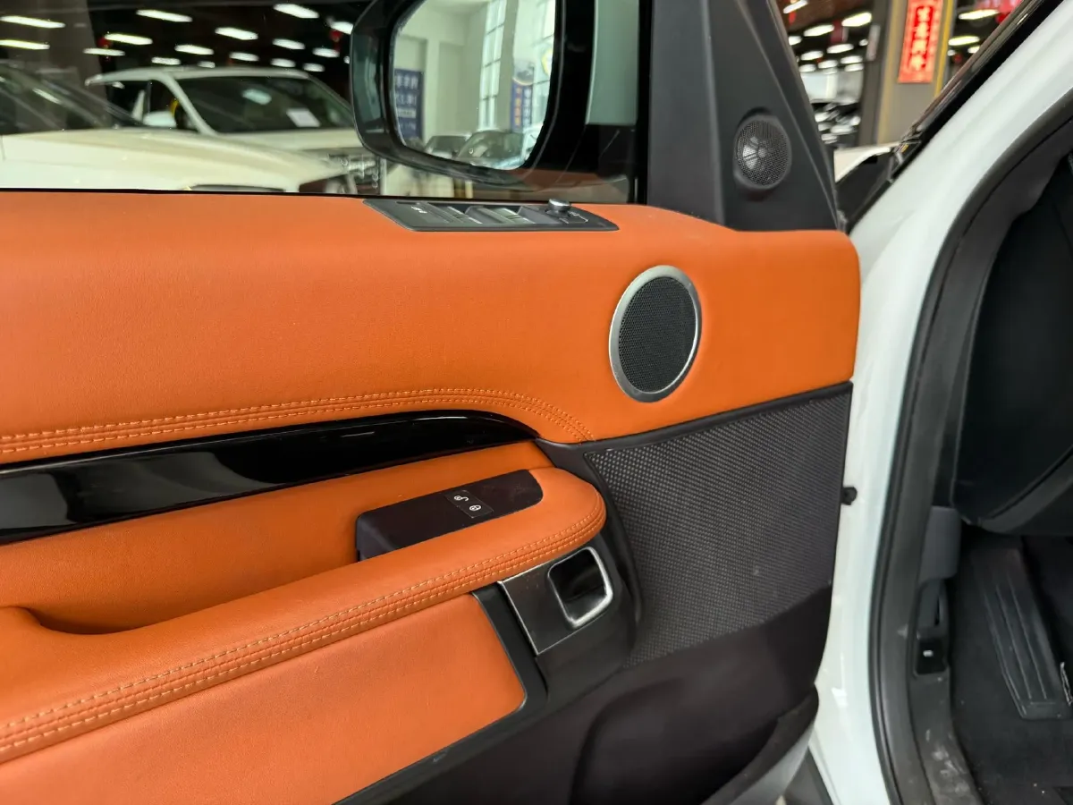 2017 Land Rover Discovery Sport 2.0T 241HP L4 9AT,autocango,china used car exporter,china ev exporter,chinese used car exporter,chinese used ev exporter