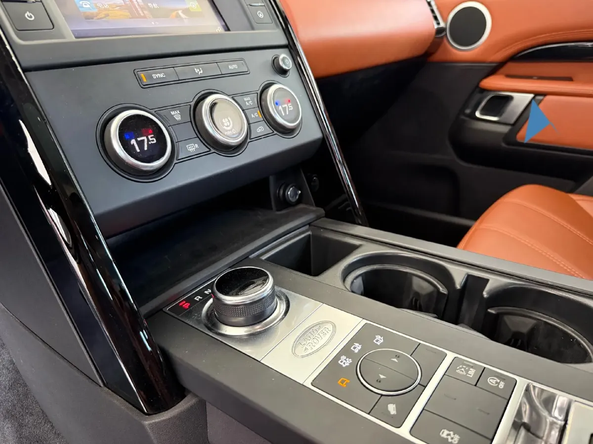 2017 Land Rover Discovery Sport 2.0T 241HP L4 9AT,autocango,china used car exporter,china ev exporter,chinese used car exporter,chinese used ev exporter