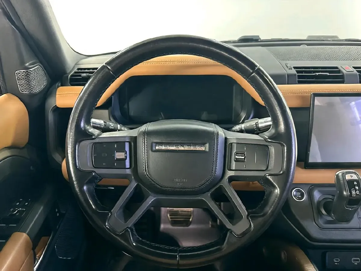 2022 Land Rover Defender 3.0T 400HP L6 8AT,autocango,china used car exporter,china ev exporter,chinese used car exporter,chinese used ev exporter