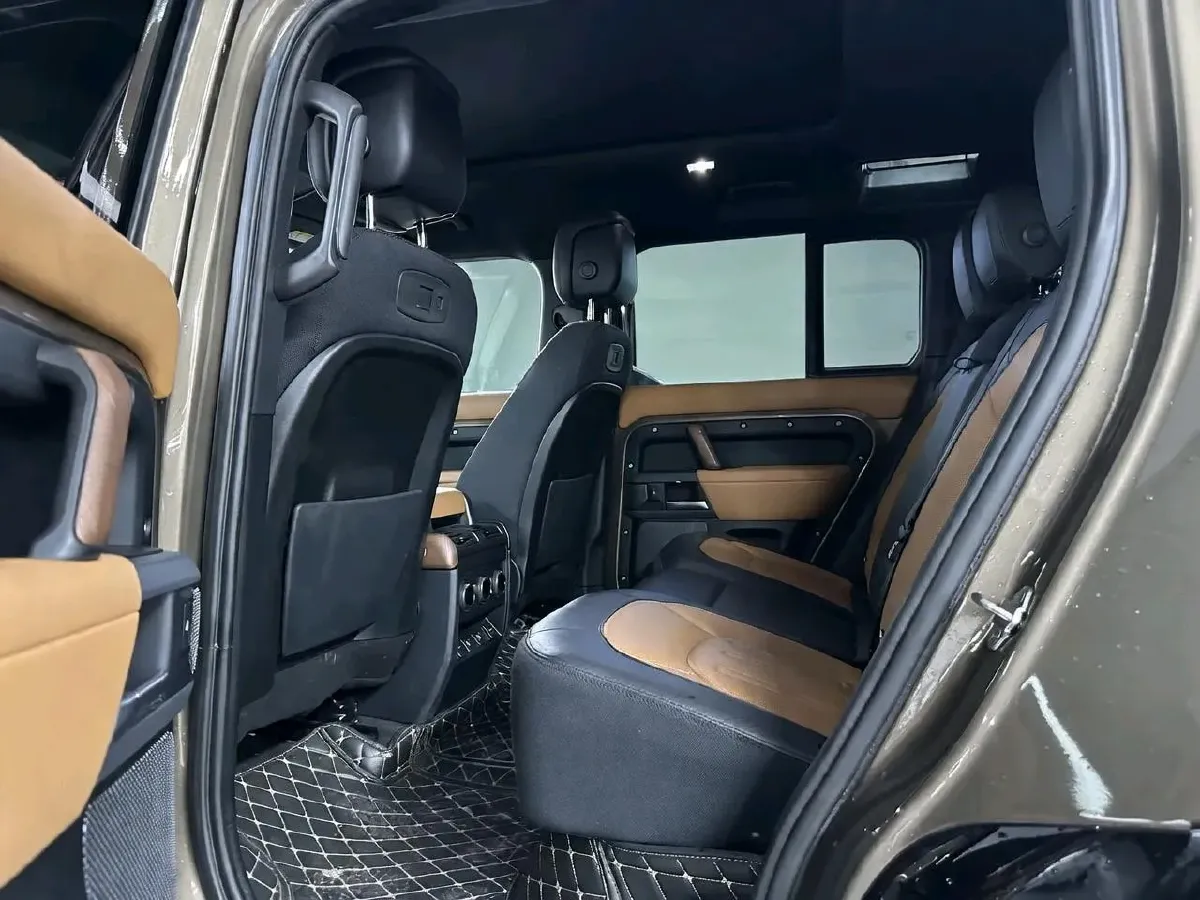 2022 Land Rover Defender 3.0T 400HP L6 8AT,autocango,china used car exporter,china ev exporter,chinese used car exporter,chinese used ev exporter