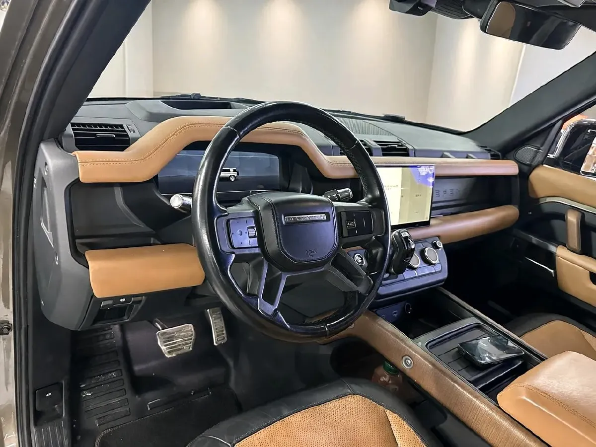 2022 Land Rover Defender 3.0T 400HP L6 8AT,autocango,china used car exporter,china ev exporter,chinese used car exporter,chinese used ev exporter