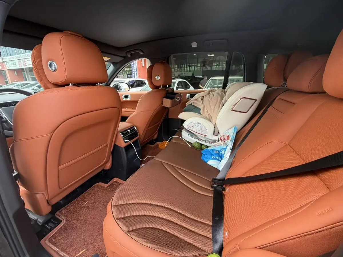 2025 Li L6 Range Extended 154HP L4 REEV,autocango,china used car exporter,china ev exporter,chinese used car exporter,chinese used ev exporter