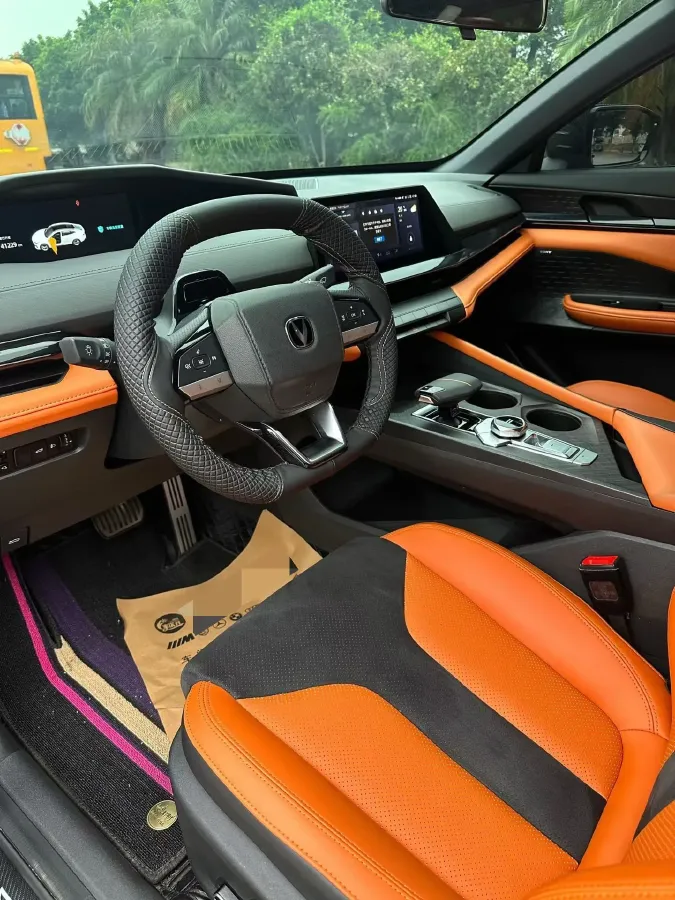 2024 ChangAn UNI-V 2.0T 233HP L4 8AT,autocango,china used car exporter,china ev exporter,chinese used car exporter,chinese used ev exporter