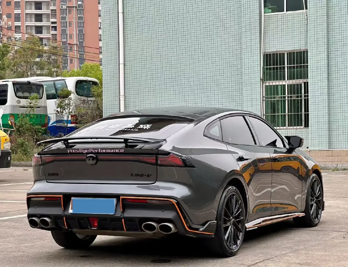 2024 ChangAn UNI-V 2.0T 233HP L4 8AT,autocango,china used car exporter,china ev exporter,chinese used car exporter,chinese used ev exporter
