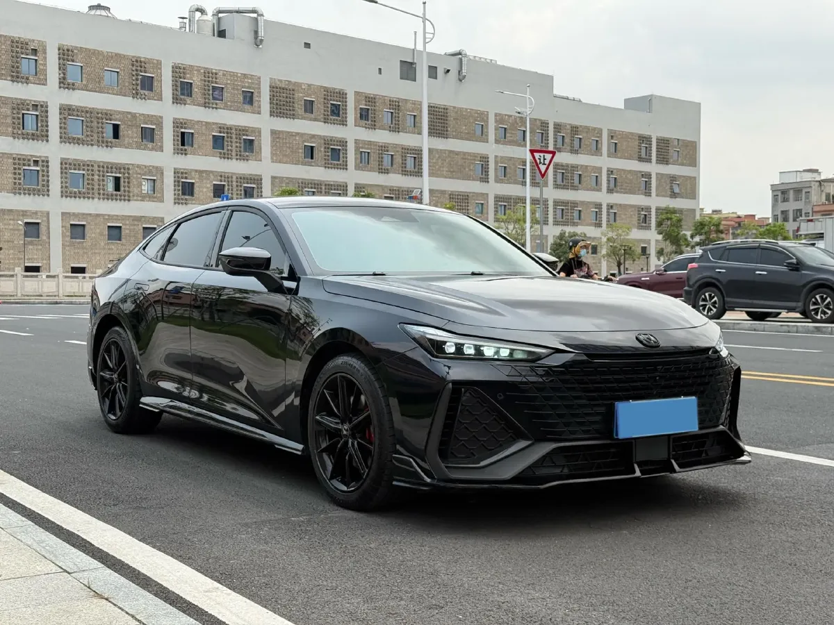2022 ChangAn UNI-V 2.0T 233HP L4 8AT,autocango,china used car exporter,china ev exporter,chinese used car exporter,chinese used ev exporter