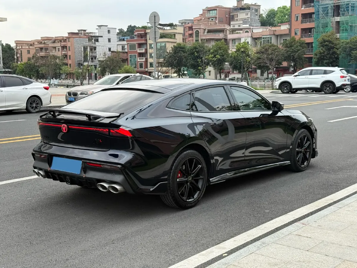 2022 ChangAn UNI-V 2.0T 233HP L4 8AT,autocango,china used car exporter,china ev exporter,chinese used car exporter,chinese used ev exporter