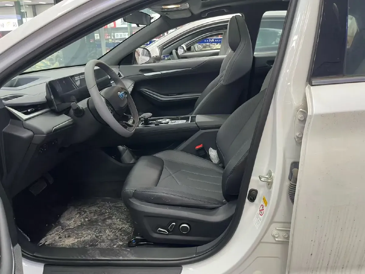 2023 ChangAn Raeton Plus 1.5T 188HP L4 7DCT,autocango,china used car exporter,china ev exporter,chinese used car exporter,chinese used ev exporter